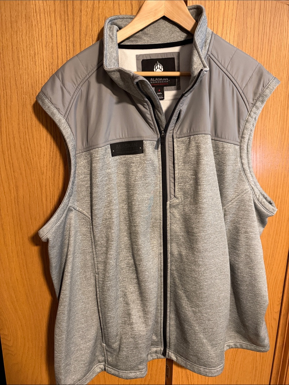 Duluth Trading Co Gray Quilted Yoke Vest - Full Zip
